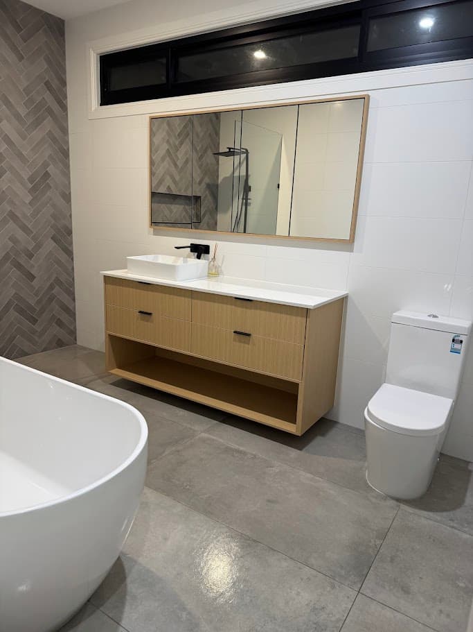 Bathrooms & Toilets