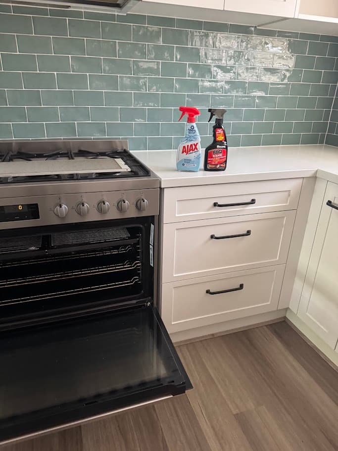 Inside appliances — photo 1 of 2